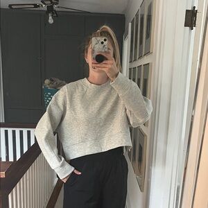 Abercrombie Women's Gray Cropped sweatshirt